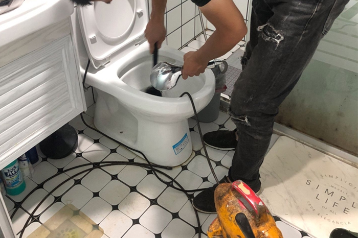 阳城马桶堵塞自己疏通还是找师傅？专业上门服务让你省时更省心